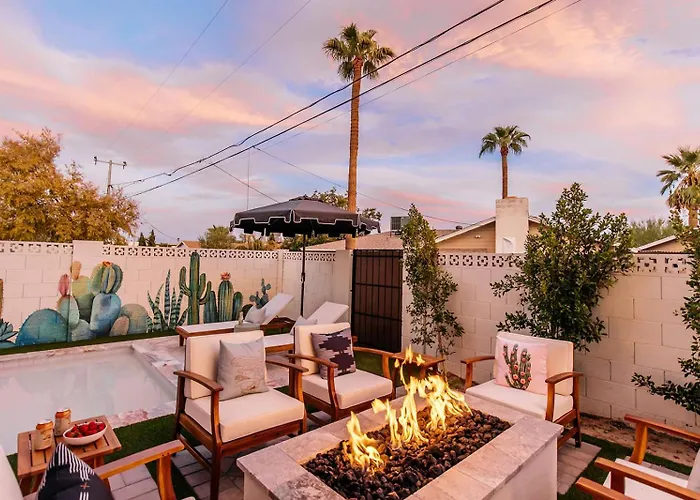 The Classy Cactus Girls' Getaway In Old Town Hébergement de vacances Scottsdale