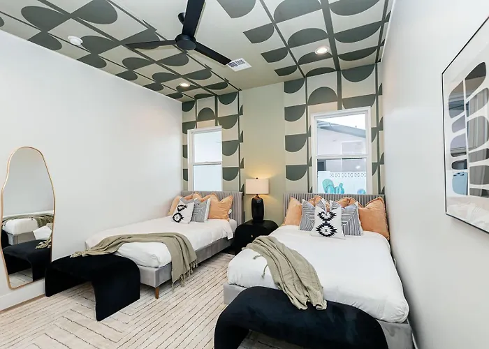 The Classy Cactus Girls' Getaway In Old Town Hébergement de vacances