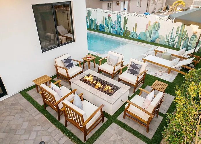 The Classy Cactus Girls' Getaway In Old Town Hébergement de vacances